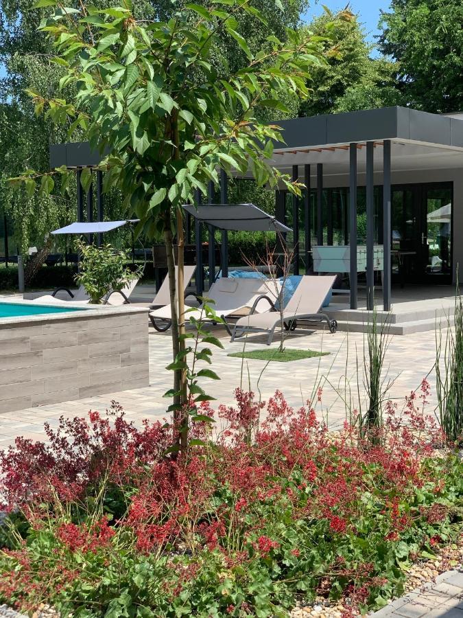 Mohácsi Wellness Vendégház és Lovasklub Esterno foto