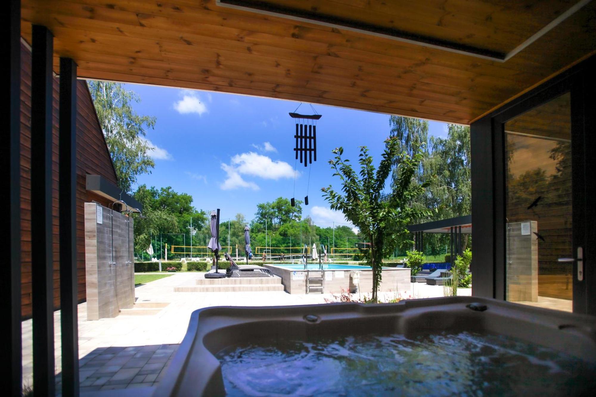 Mohácsi Wellness Vendégház és Lovasklub Esterno foto
