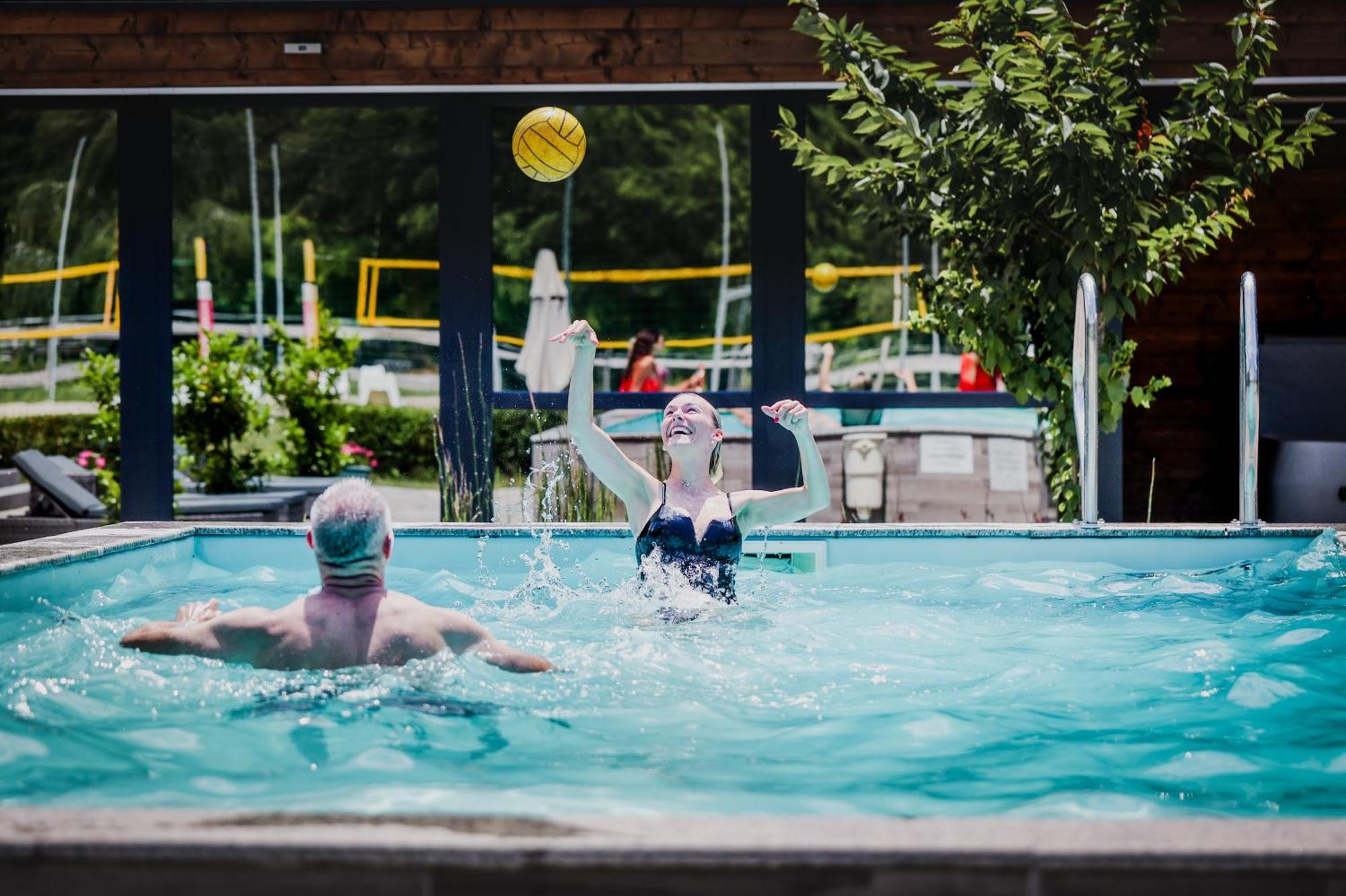 Mohácsi Wellness Vendégház és Lovasklub Esterno foto