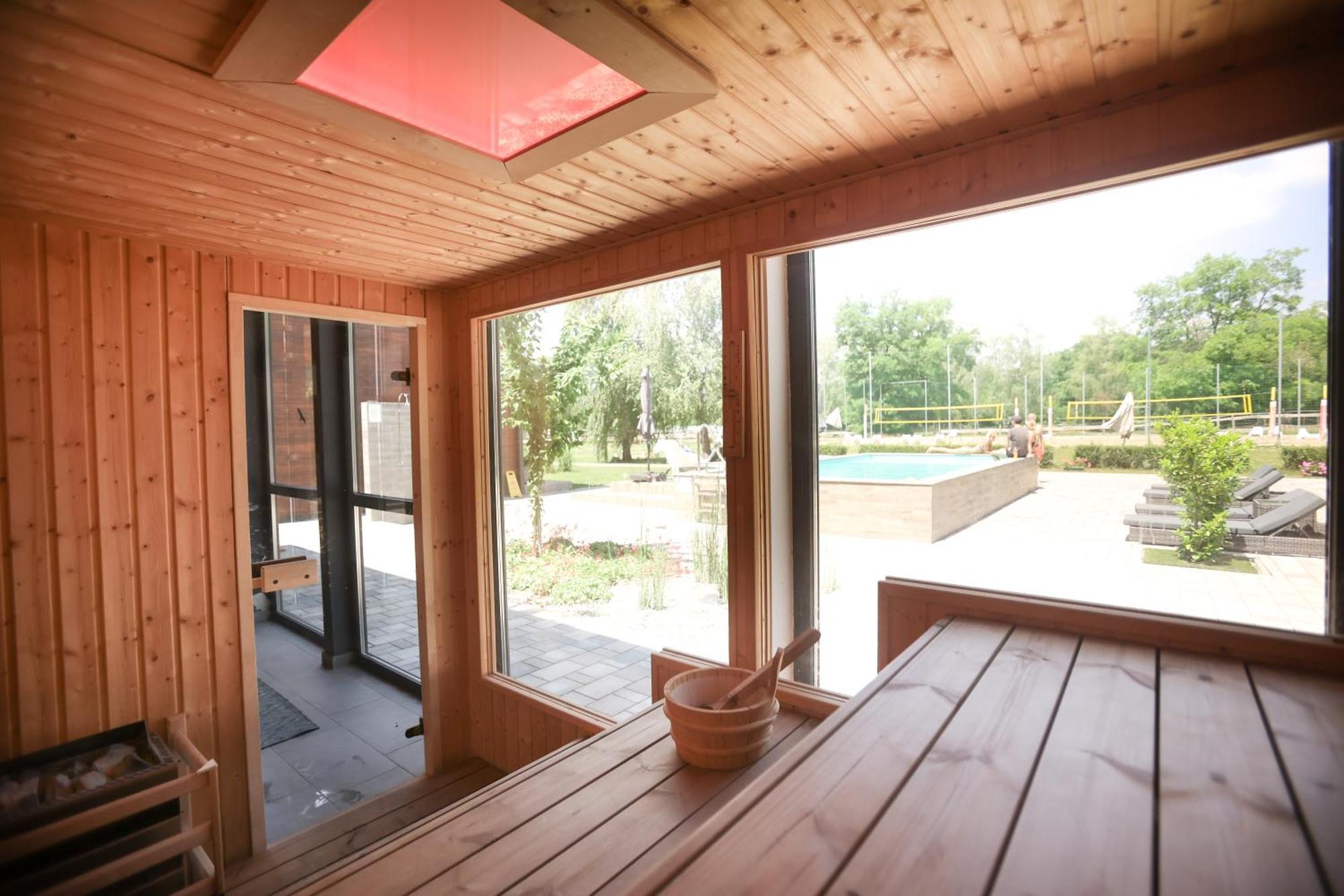 Mohácsi Wellness Vendégház és Lovasklub Esterno foto